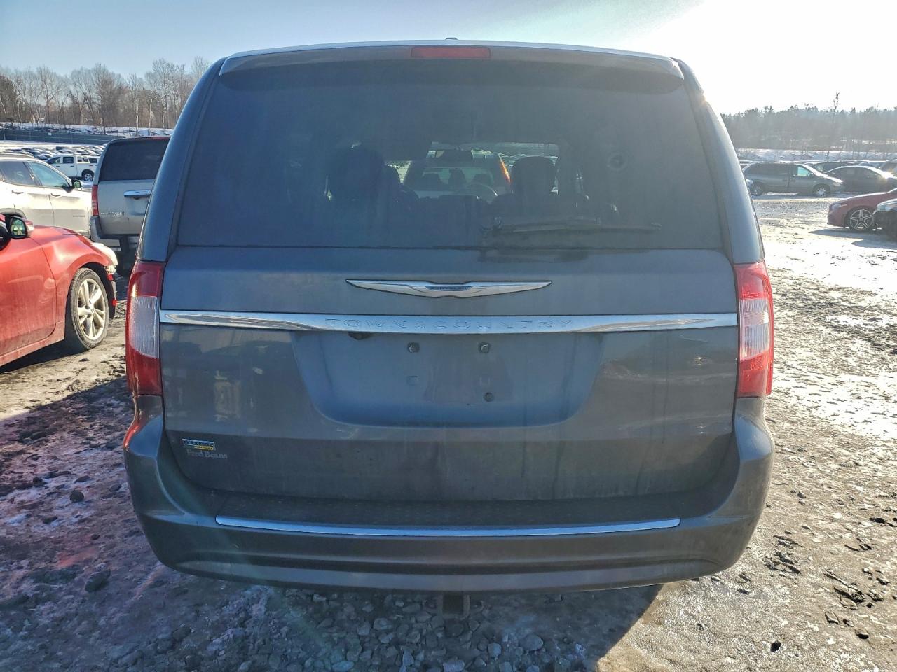 Chrysler Minivan Touring Image 4