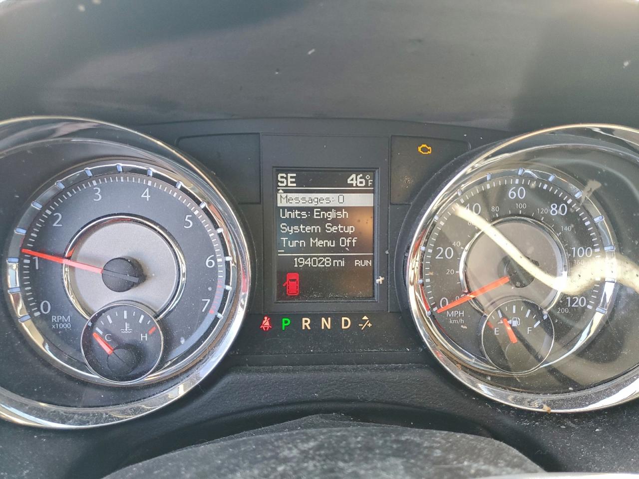 Chrysler Minivan Touring Image 9