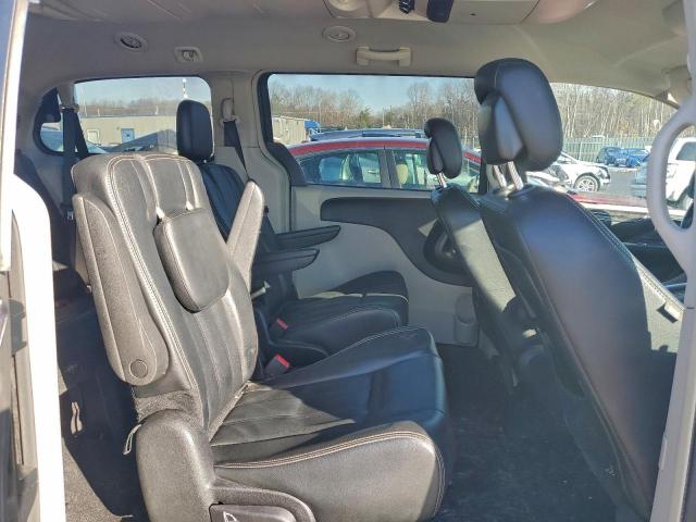 Chrysler Minivan Touring Image 7