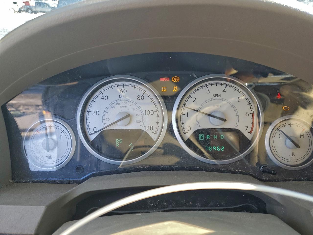 Chrysler Minivan Limited Image 4