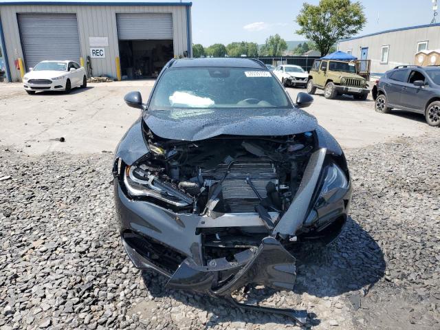 Alfa Romeo Stelvio Ti Image 4