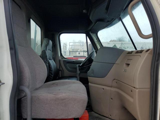 Freightliner Cascadia Image 8