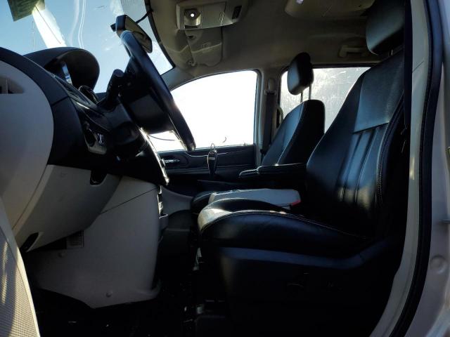 Chrysler Minivan Touring Image 5