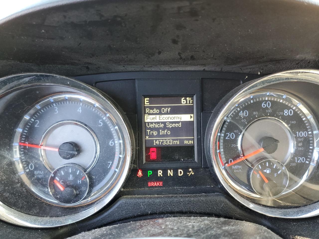 Chrysler Minivan Touring Image 4