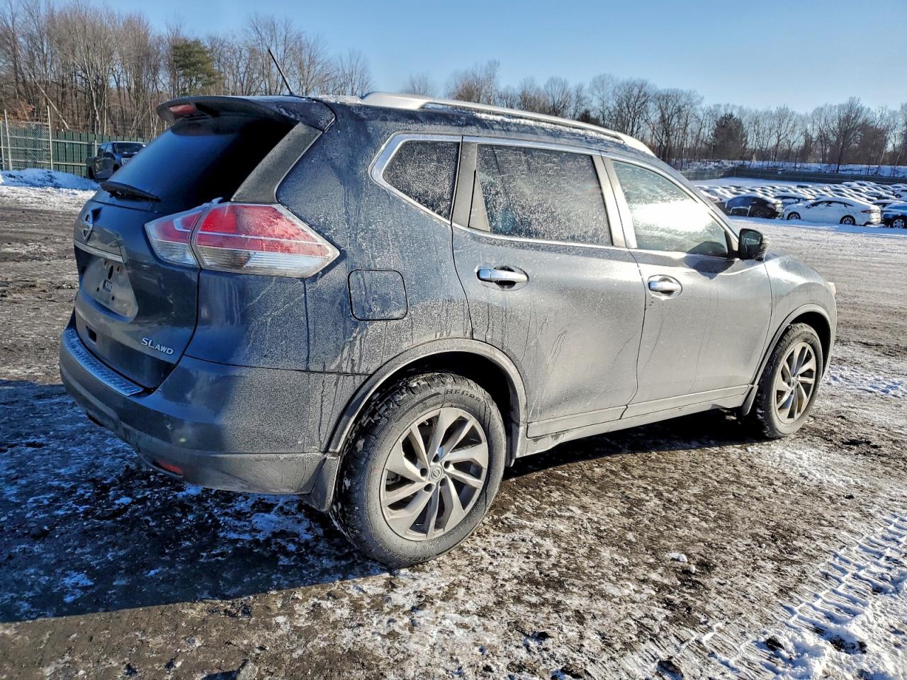 Nissan Rogue S Image 3