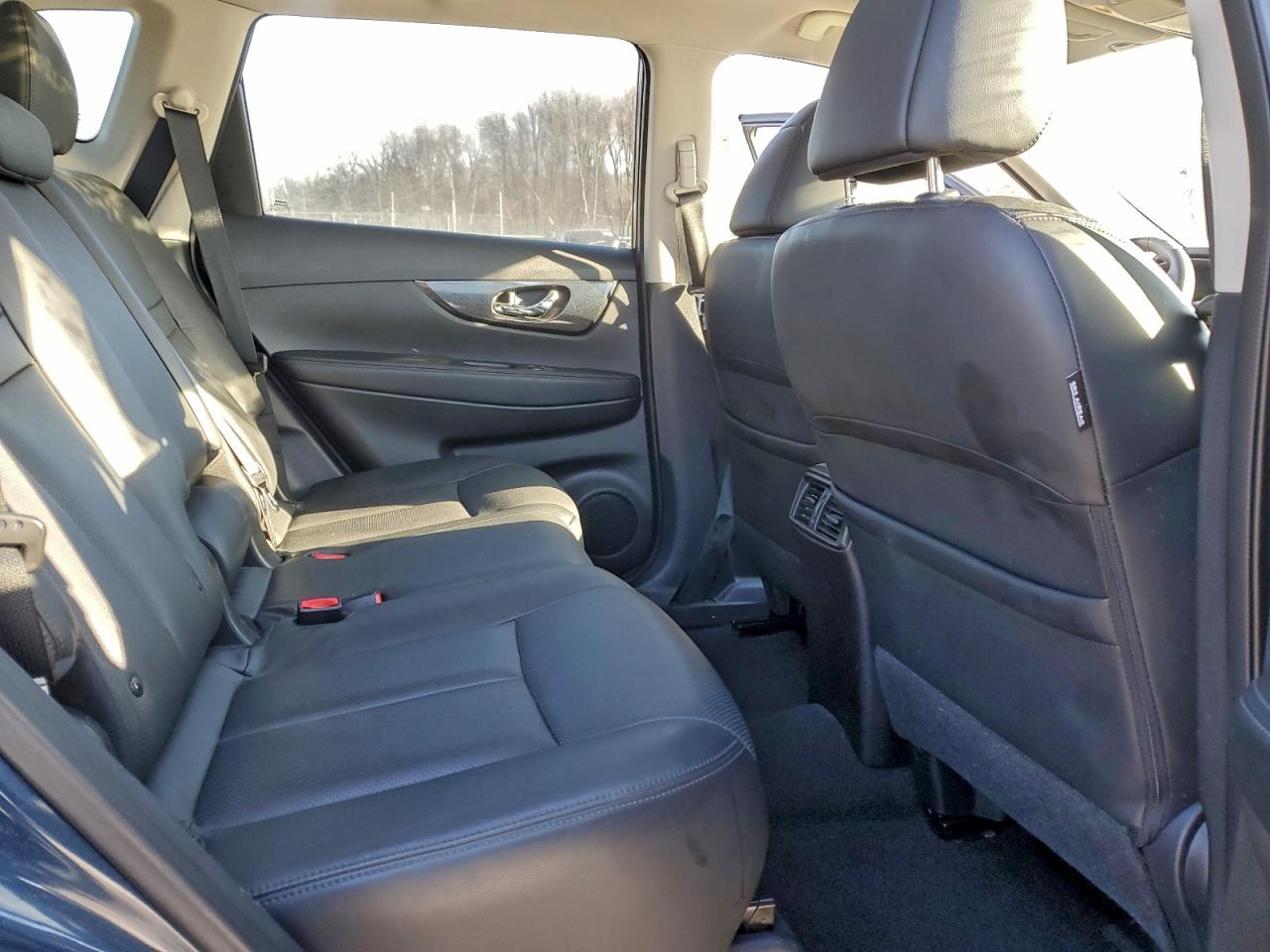 Nissan Rogue S Image 10