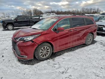  Salvage Toyota Sienna