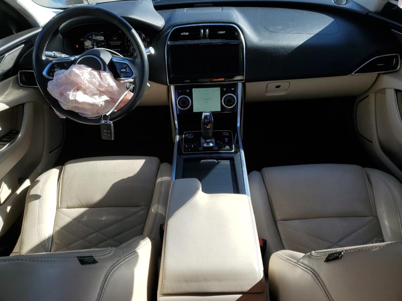 Jaguar XE S Image 13
