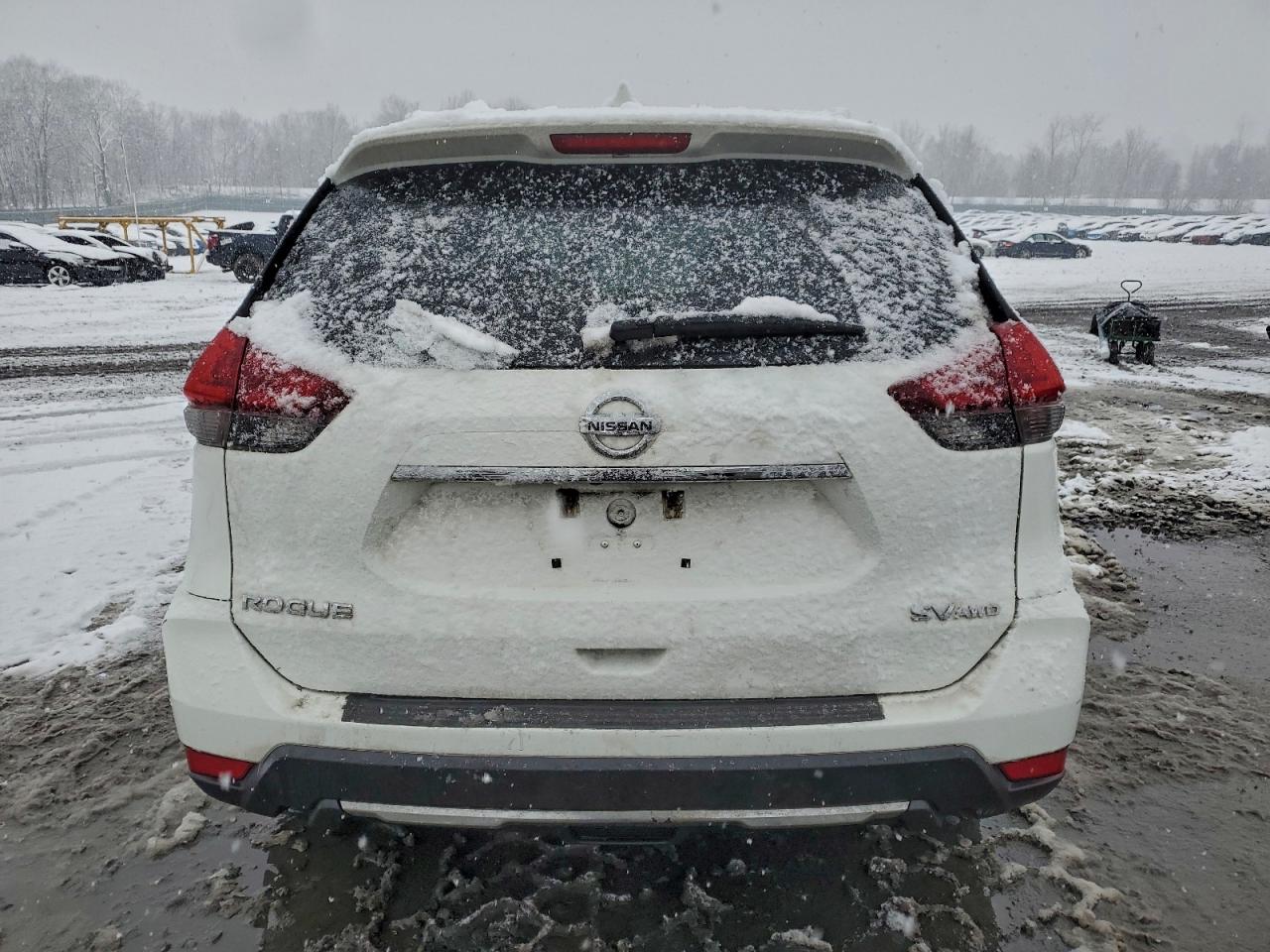 Nissan Rogue S Image 4