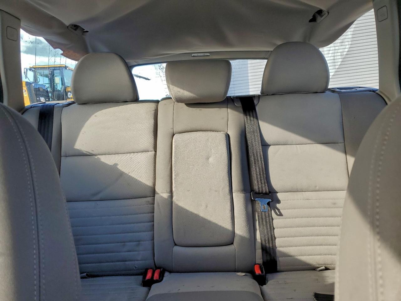 Volvo V50 2.4i Image 9