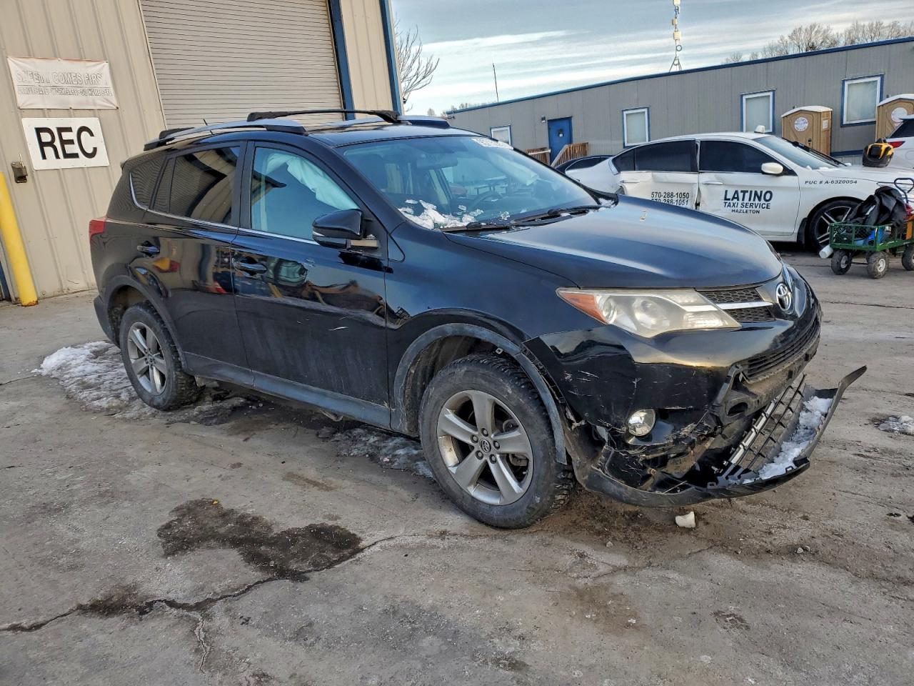 Toyota RAV4 Xle Image 4
