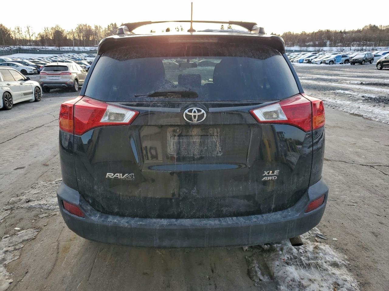 Toyota RAV4 Xle Image 3