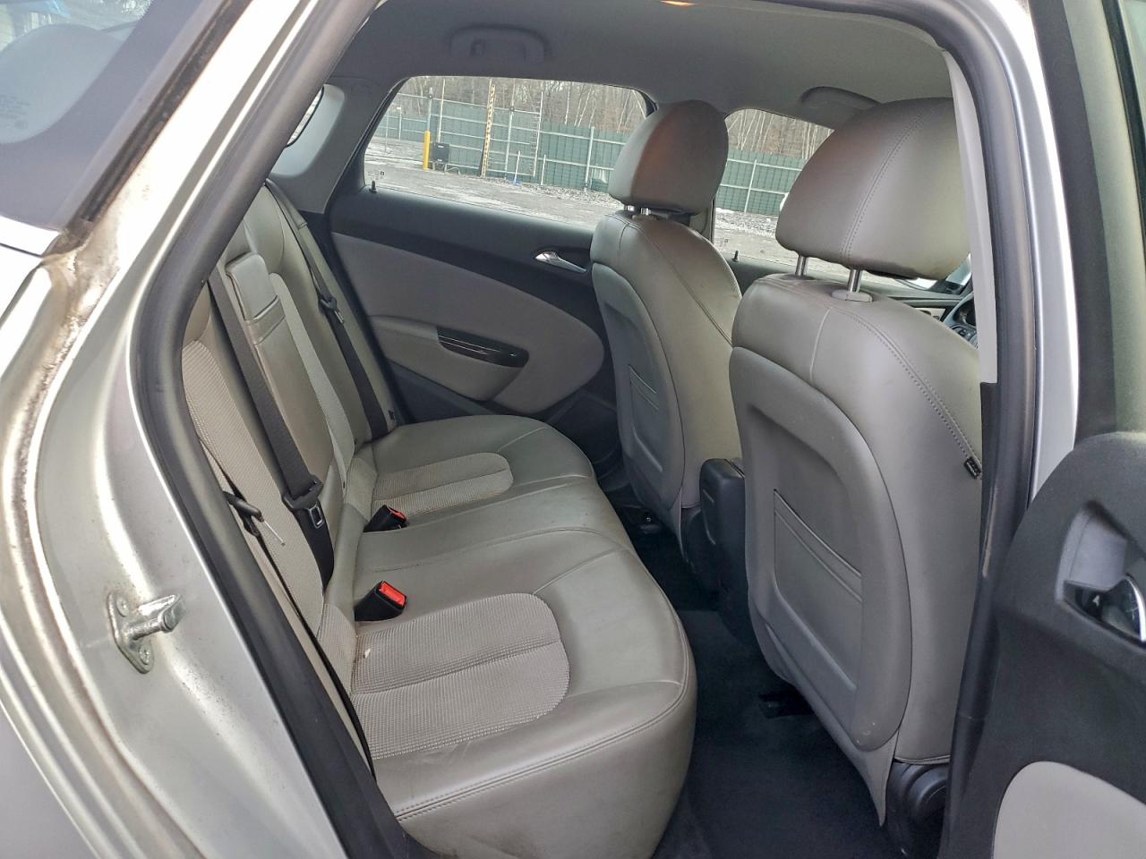 Buick Verano Image 8