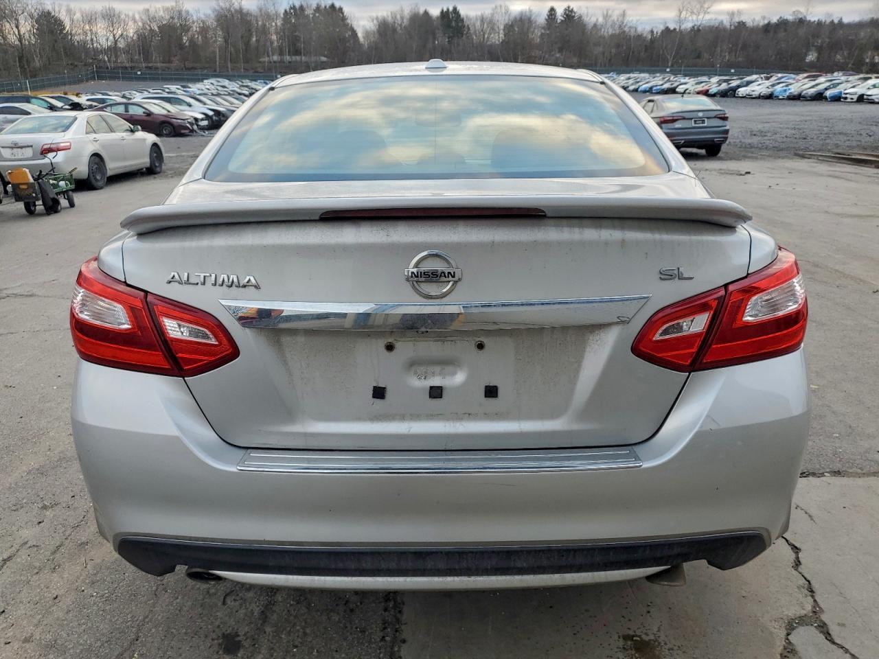 Nissan Altima 2.5 Image 10