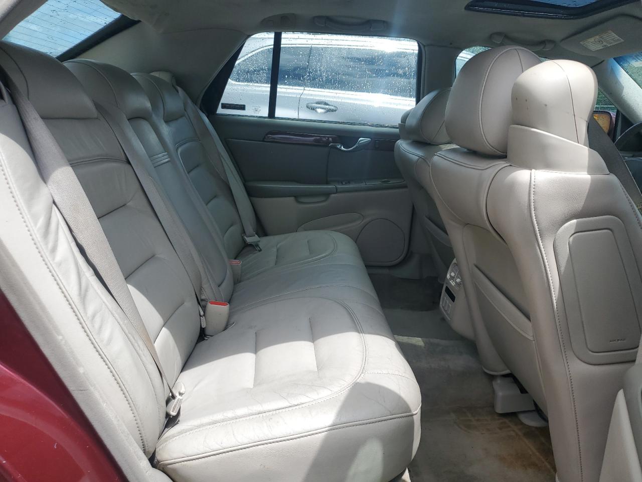 Cadillac DeVille Image 8