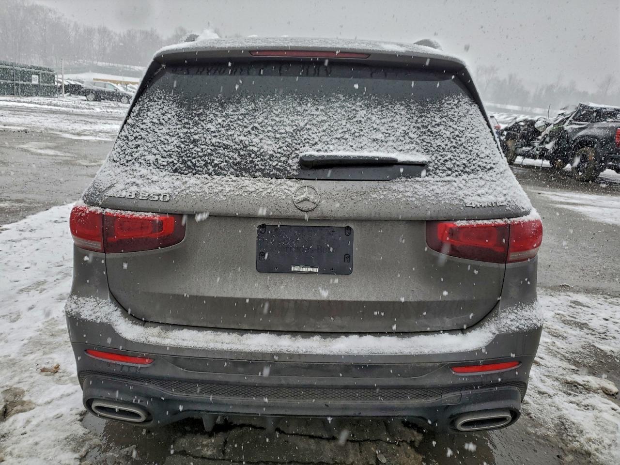 Mercedes-Benz GLB 250 4matic Image 2