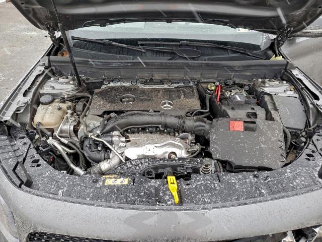 Mercedes-Benz GLB 250 4matic Image 12