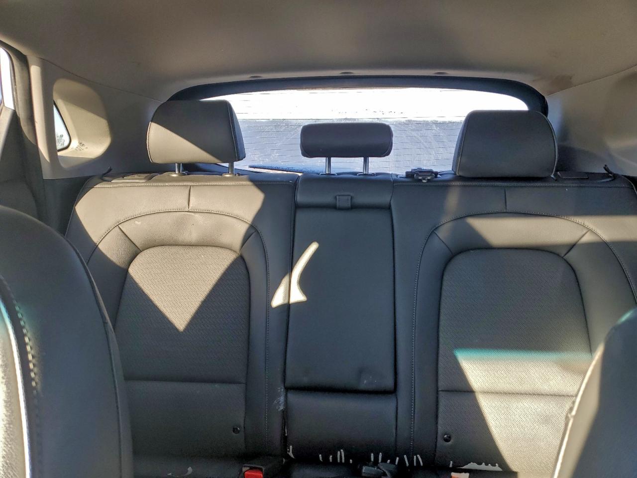 Hyundai KONA Limited Image 9