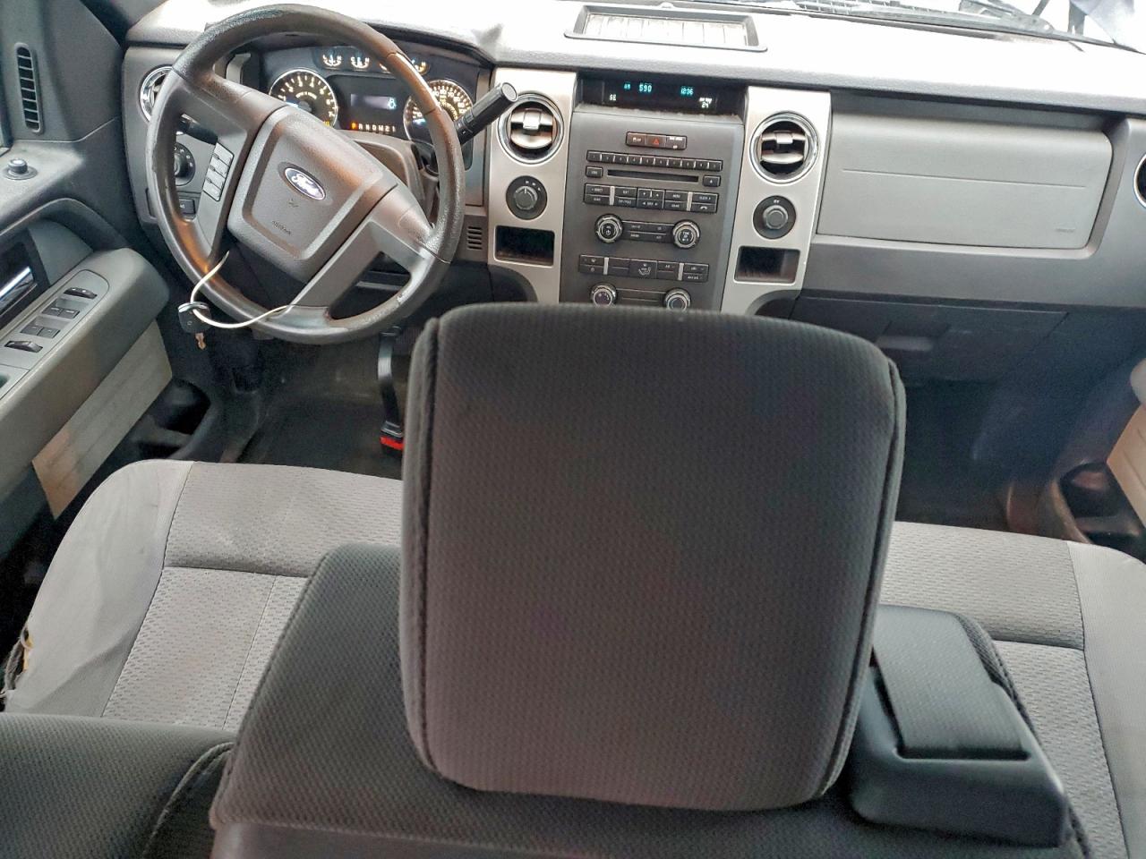 Ford F-150 Super Cab Image 7