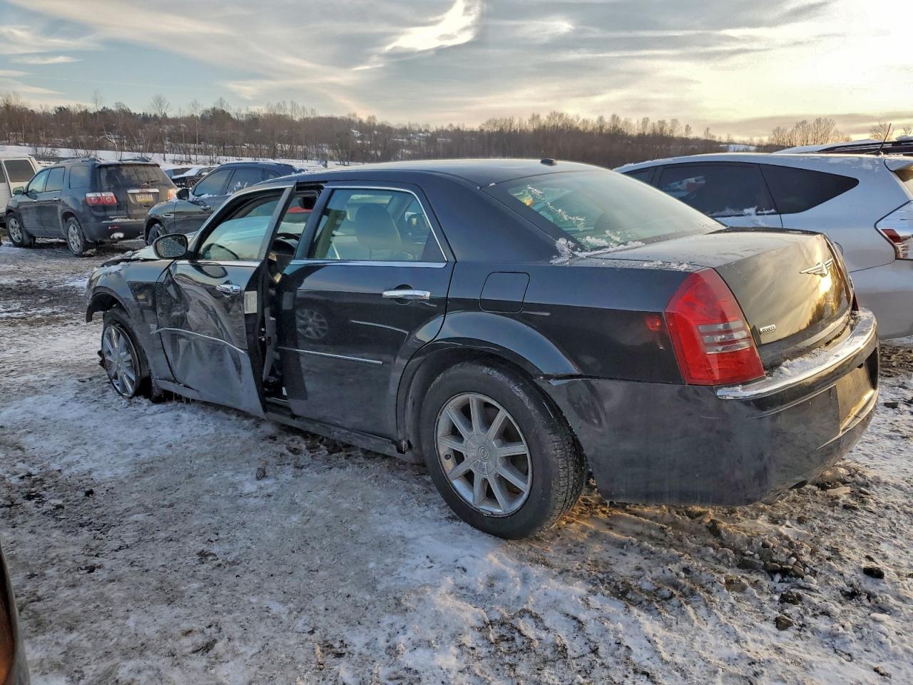 Chrysler 300 Image 6