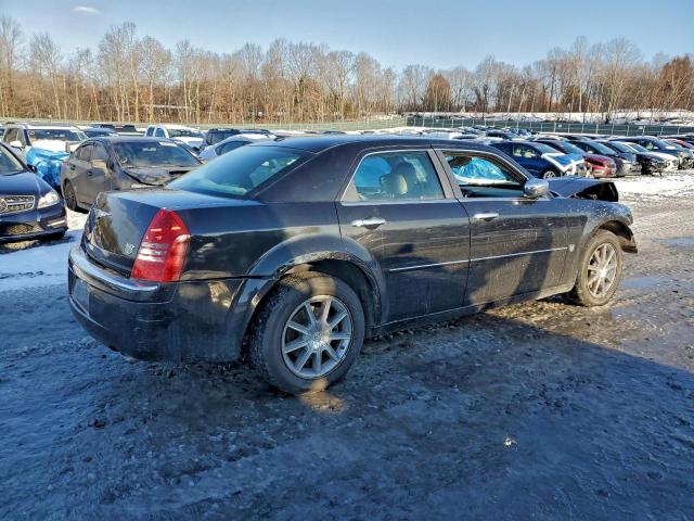 Chrysler 300 Image 2