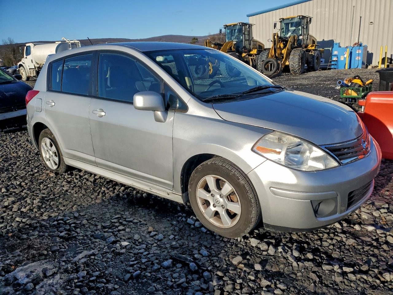 Nissan Versa S Image 2