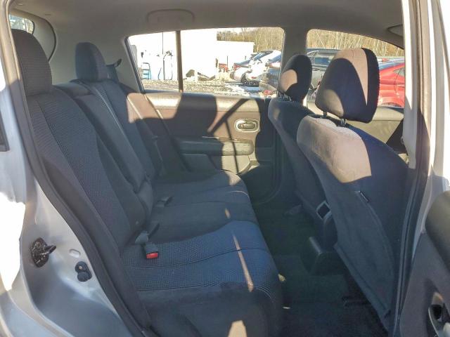 Nissan Versa S Image 10