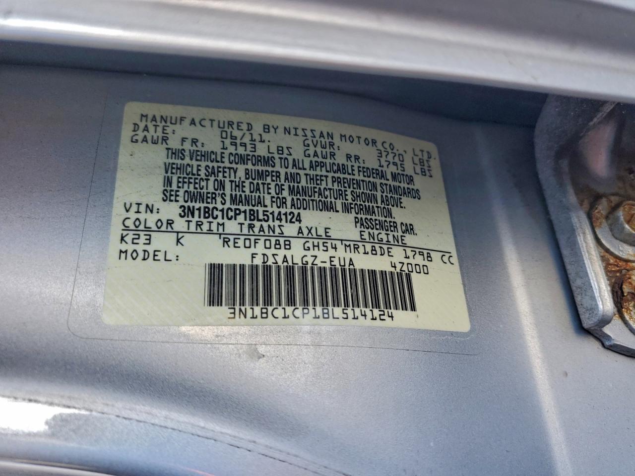 Nissan Versa S Image 8