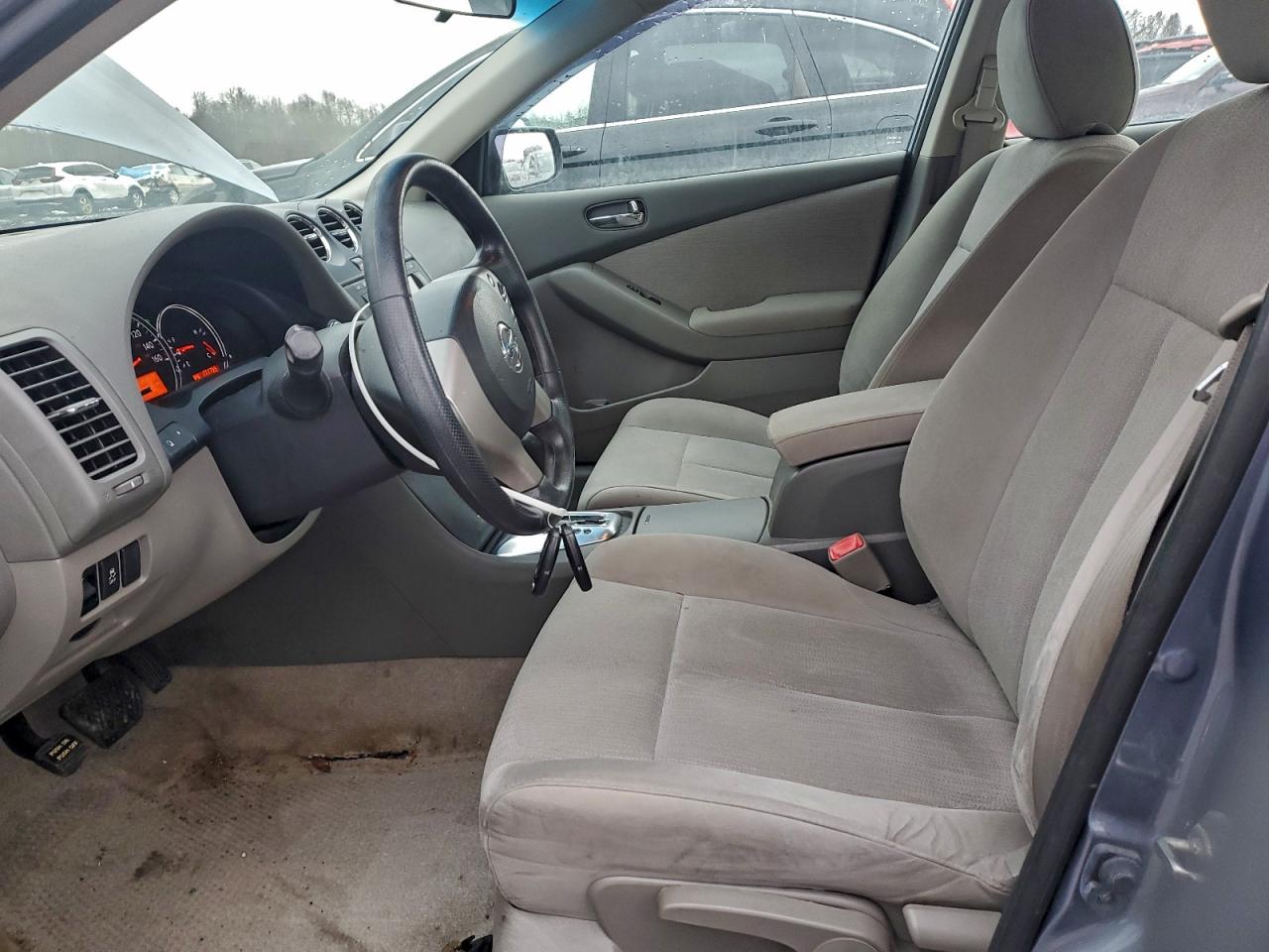 Nissan Altima Base Image 3