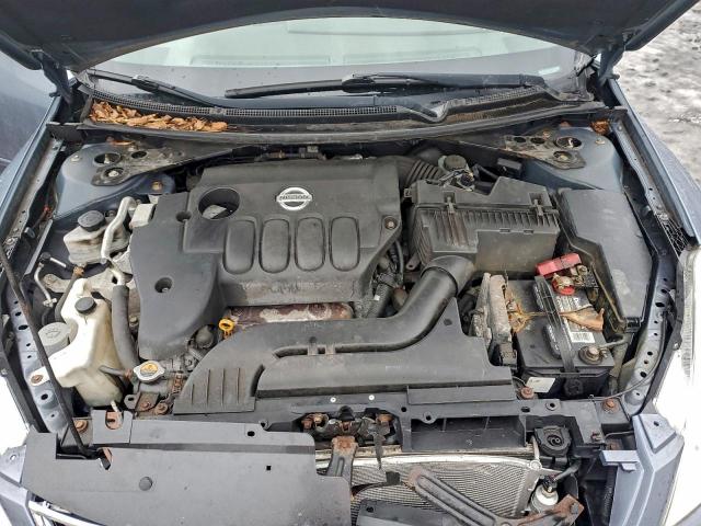 Nissan Altima Base Image 12