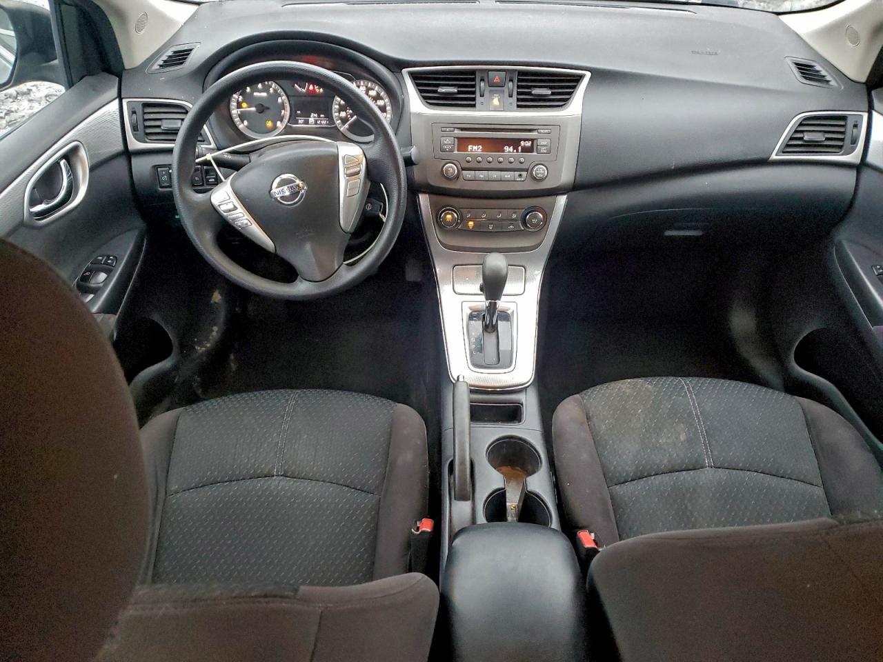 Nissan Sentra S Image 4