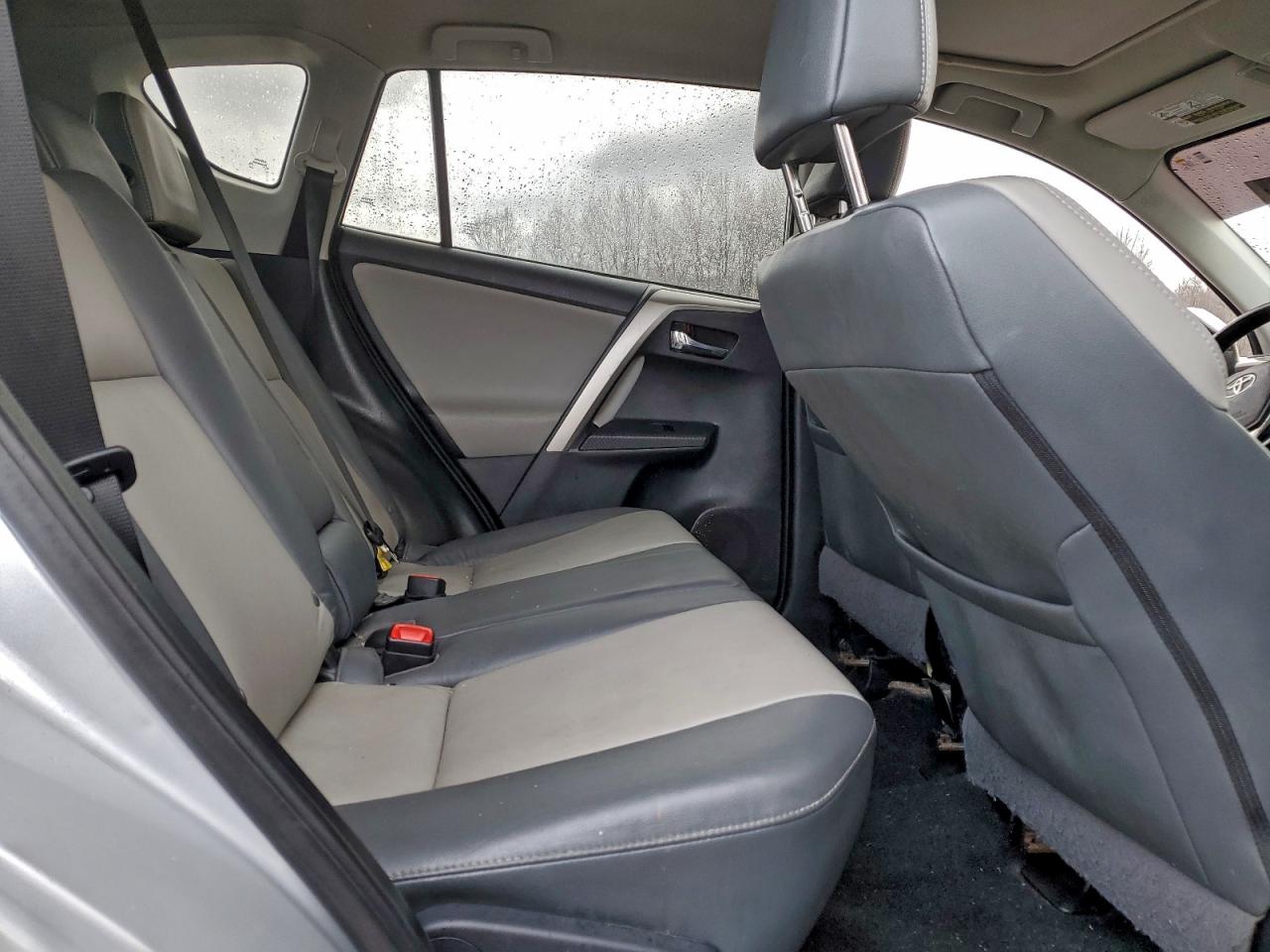 Toyota RAV4 Limited Image 7