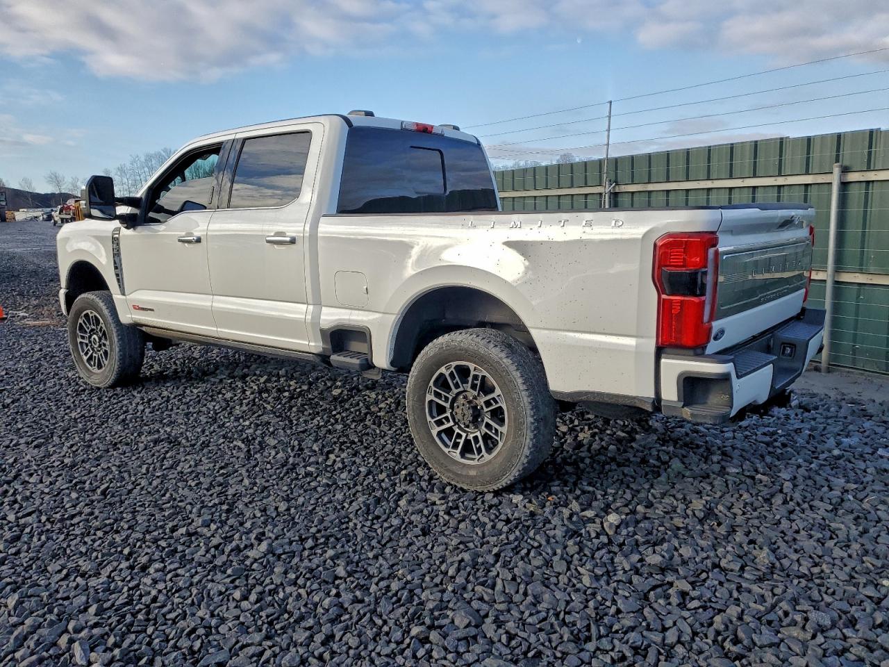 Ford F-350 Super Duty Image 5