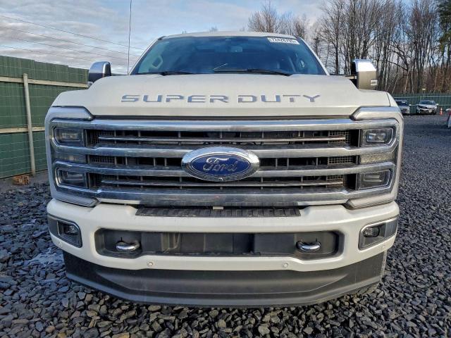 Ford F-350 Super Duty Image 12