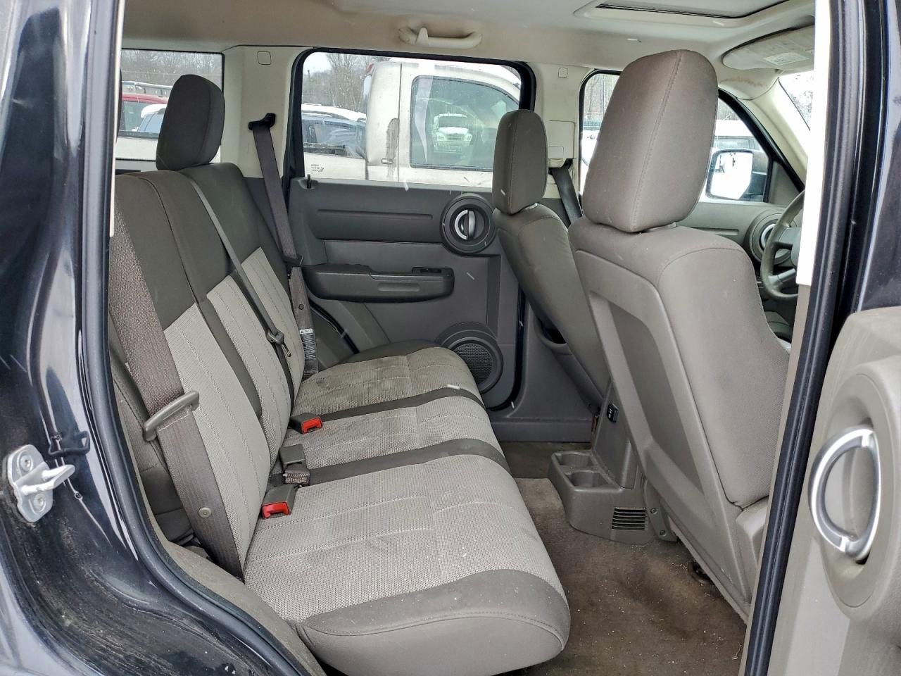 Dodge Nitro Sxt Image 10