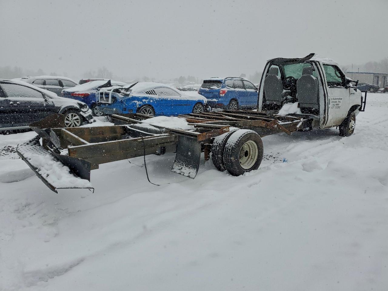 Ford E-450 E450 Super Duty Cutaway Van Image 2