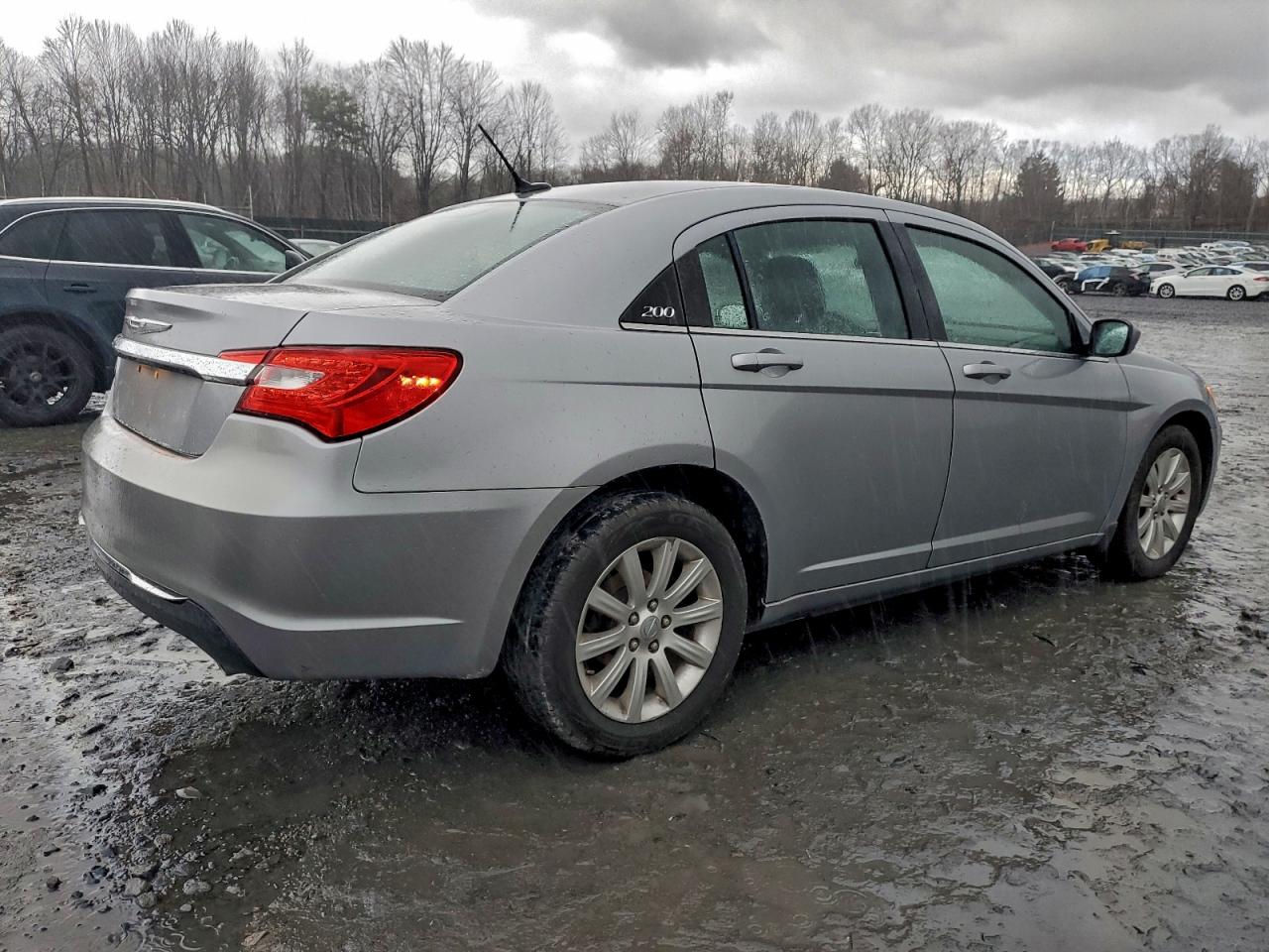 Chrysler 200 Touring Image 9