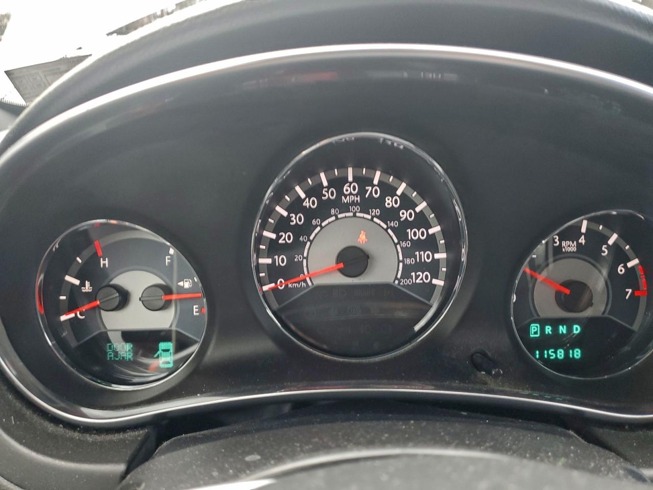 Chrysler 200 Touring Image 8