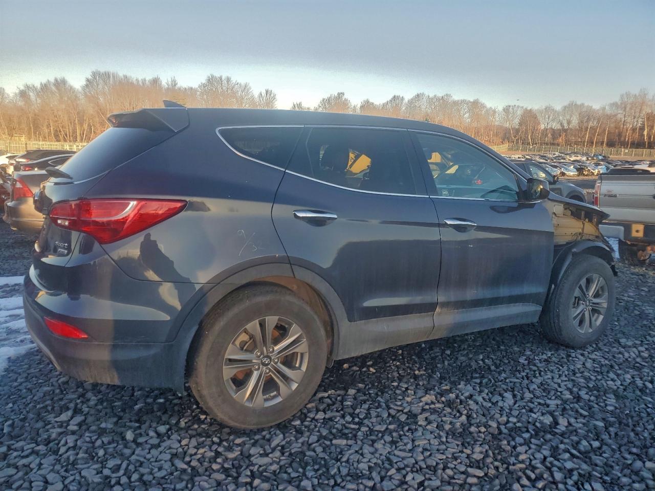 Hyundai SANTA FE Image 3