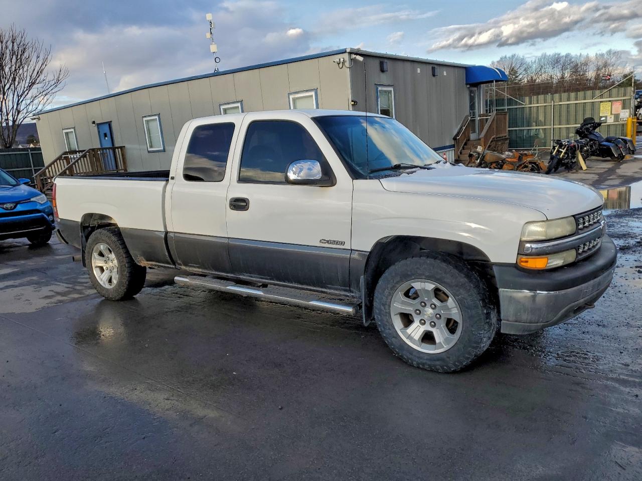 Chevrolet Silverado K1500 Image 7