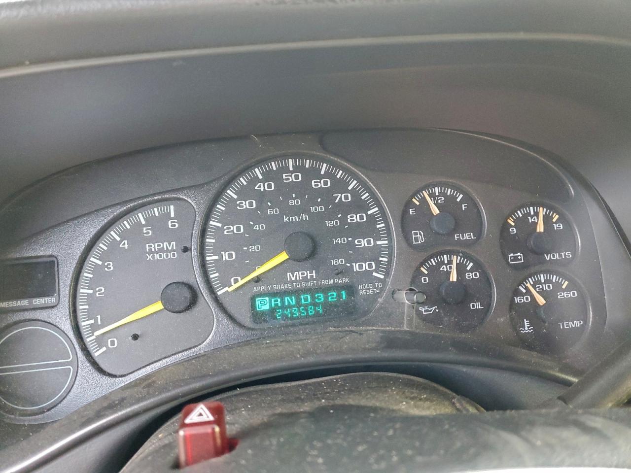 Chevrolet Silverado K1500 Image 4