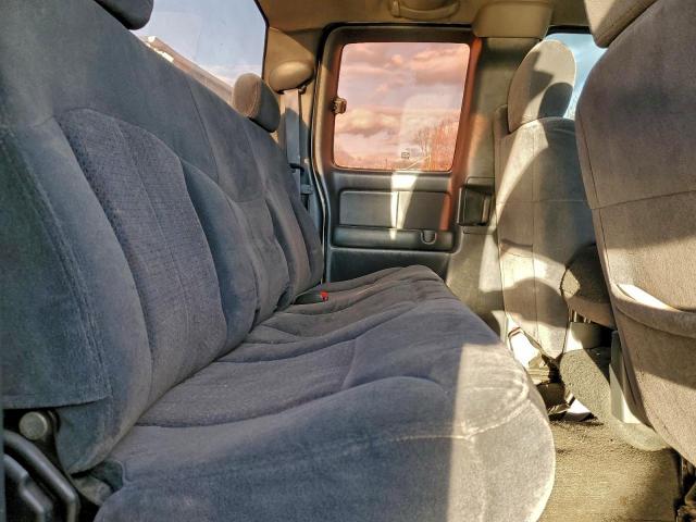 Chevrolet Silverado K1500 Image 2