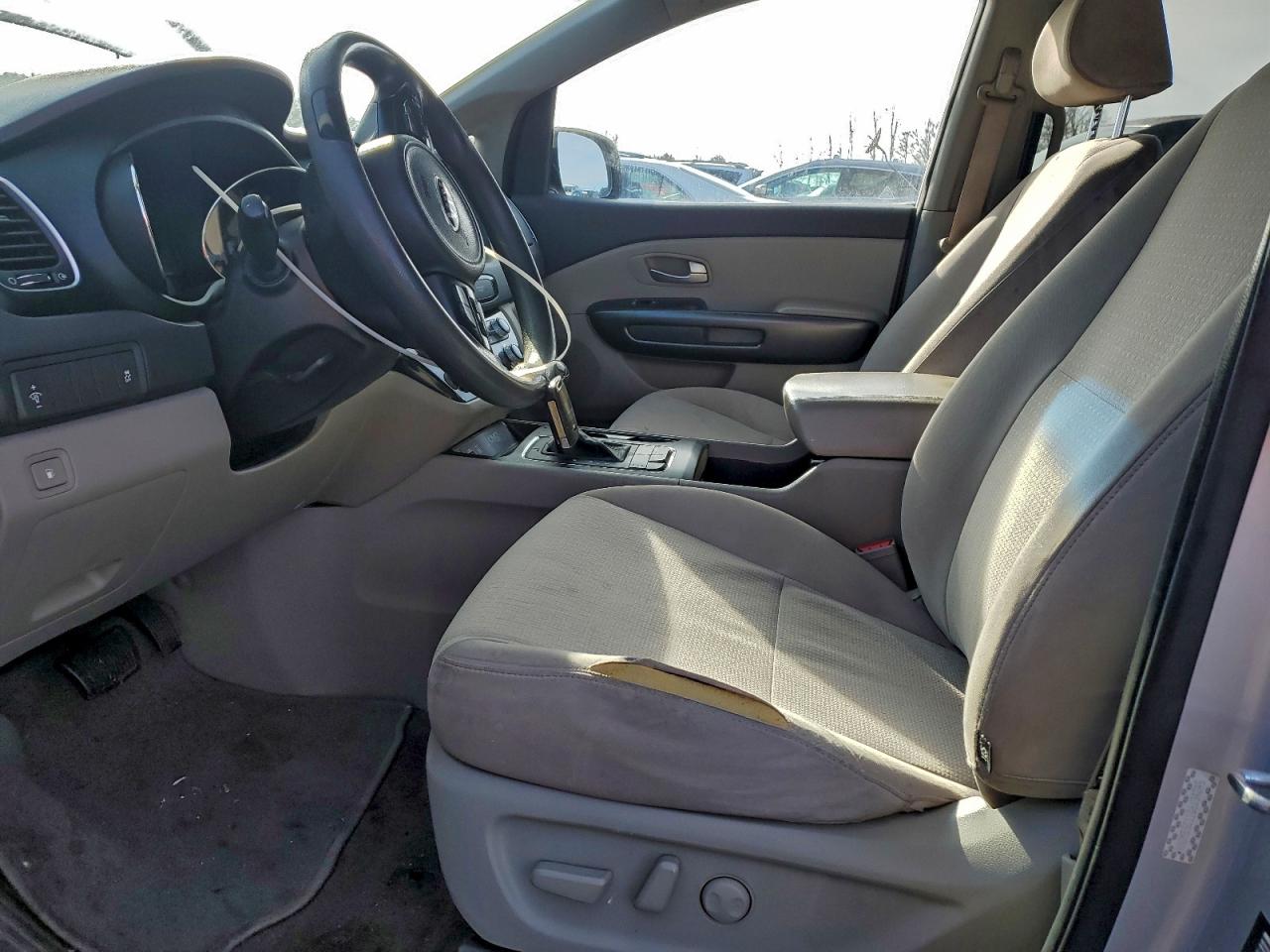 Kia Sedona Lx Image 12