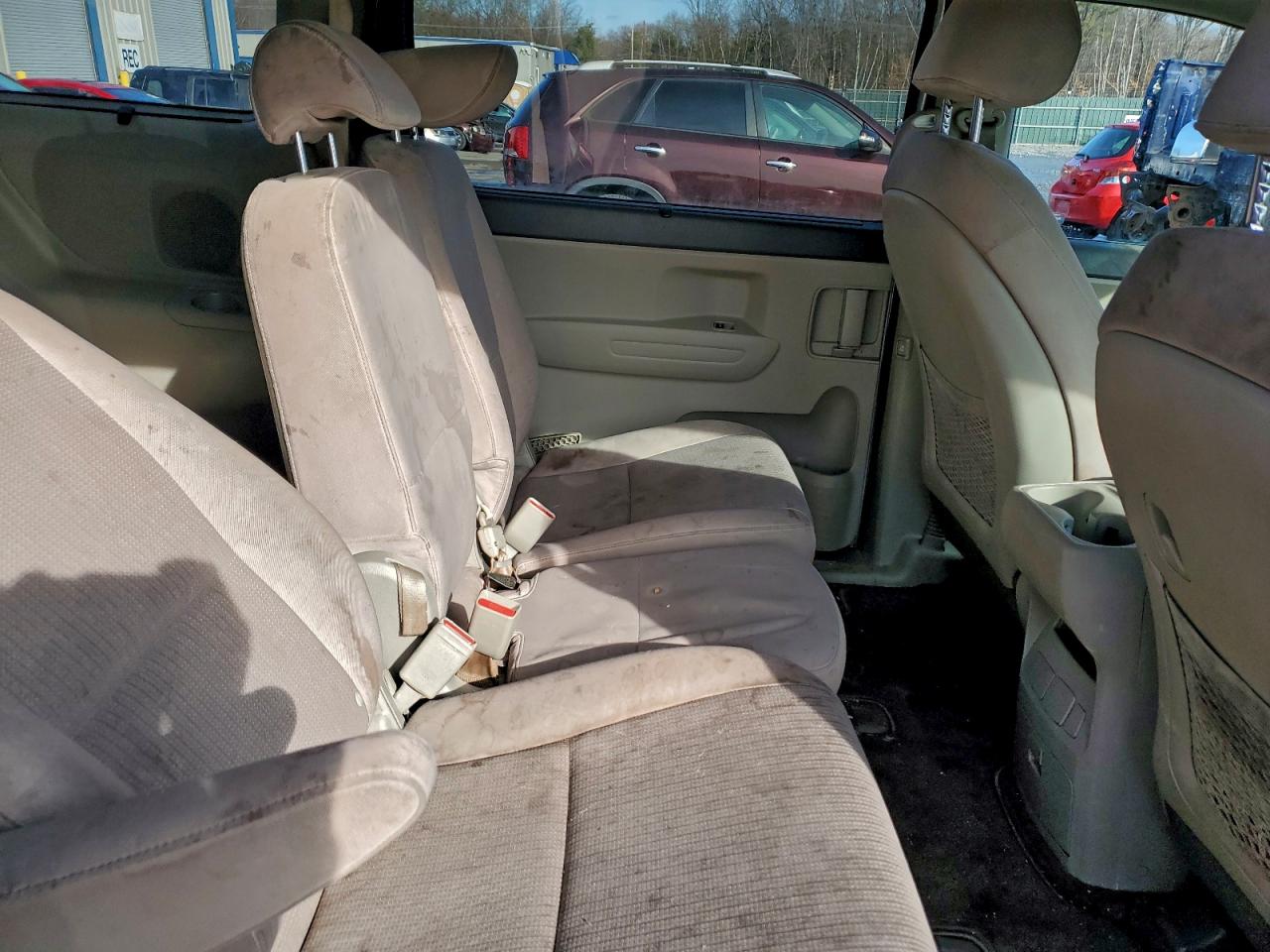 Kia Sedona Lx Image 7