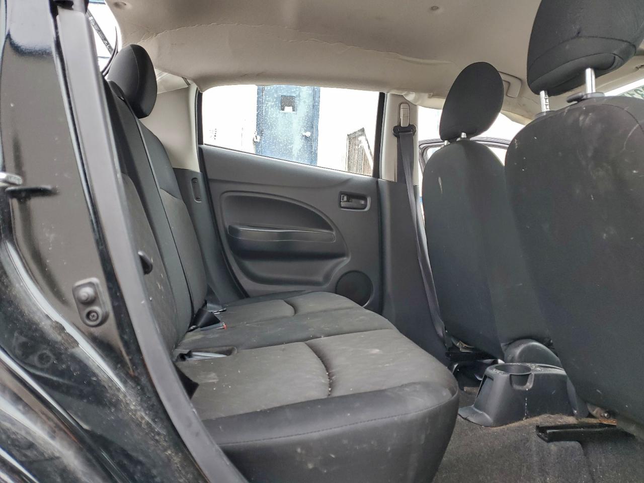 Mitsubishi Mirage Es Image 12