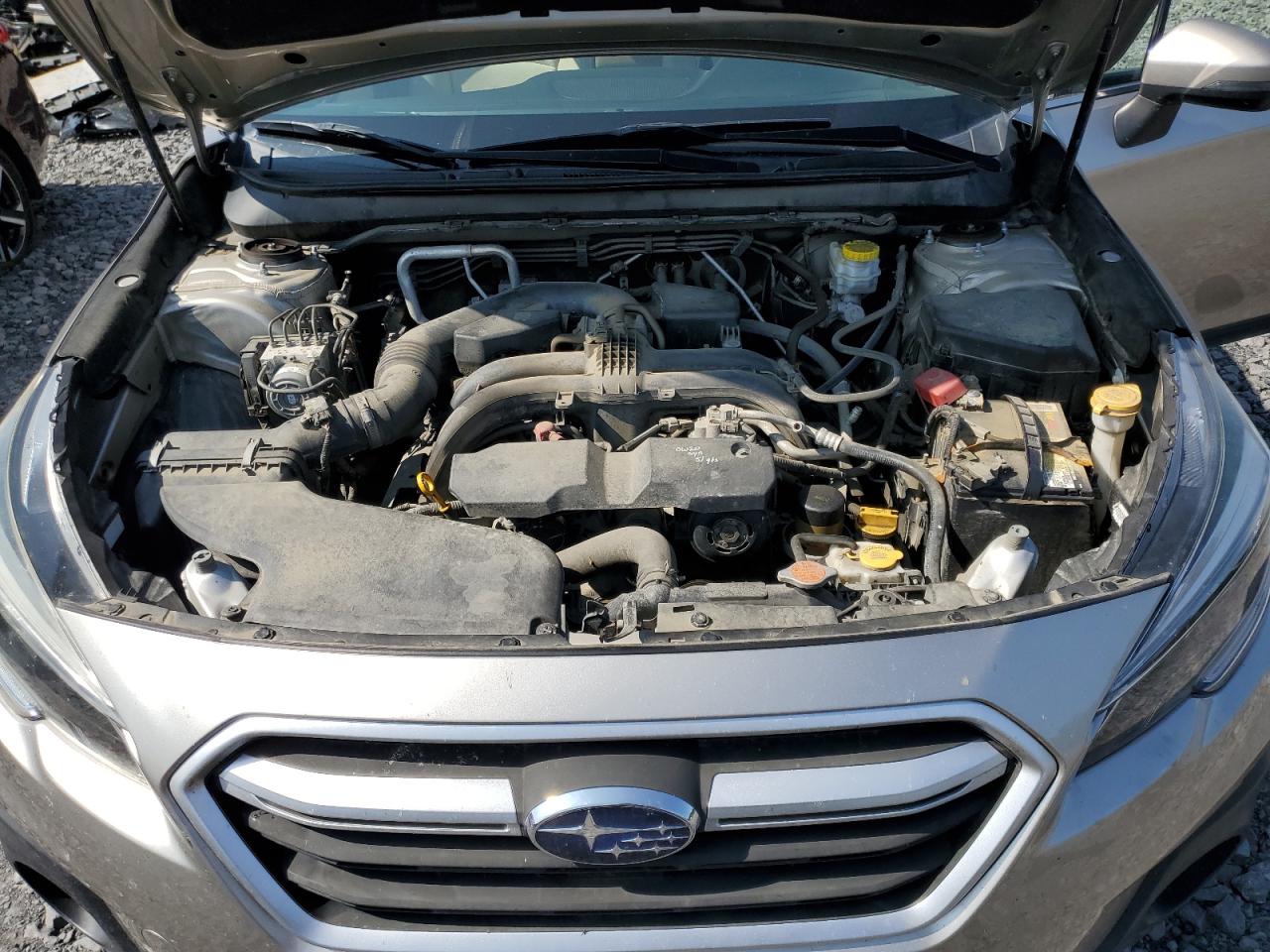 Subaru Outback 2.5i Premium Image 11