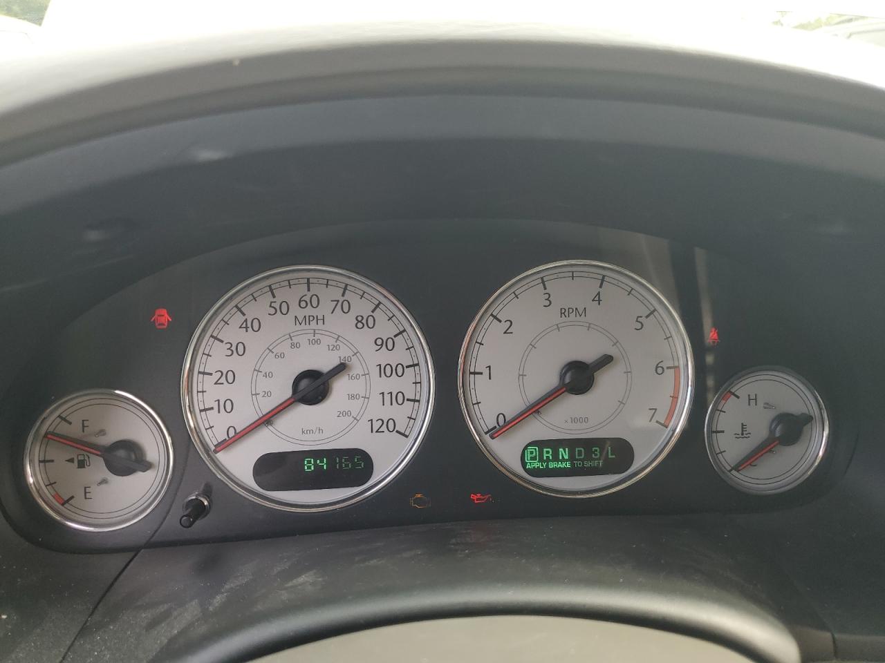 Chrysler Minivan Limited Image 9