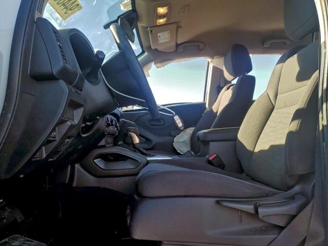 Nissan Frontier S Image 12