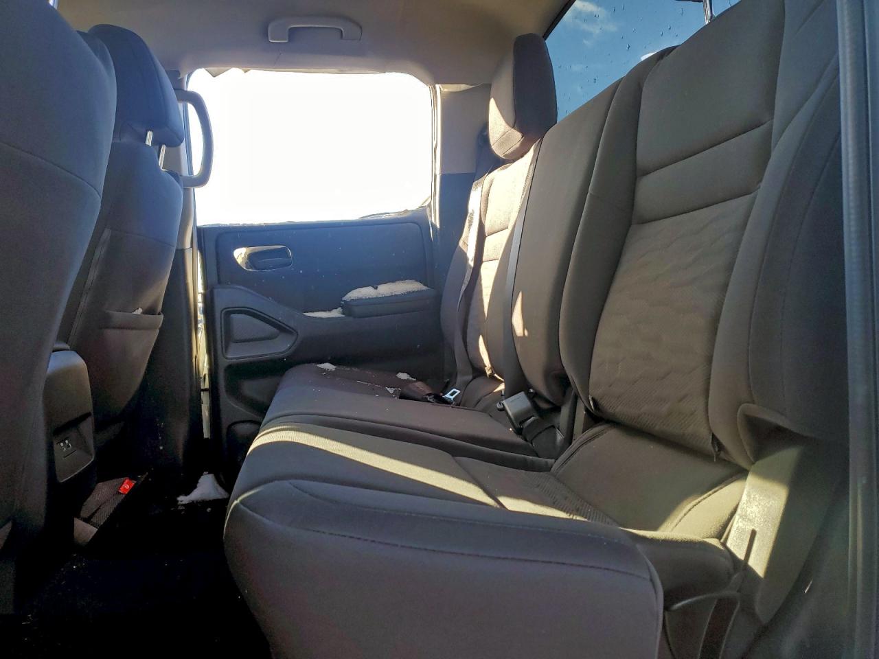 Nissan Frontier S Image 11