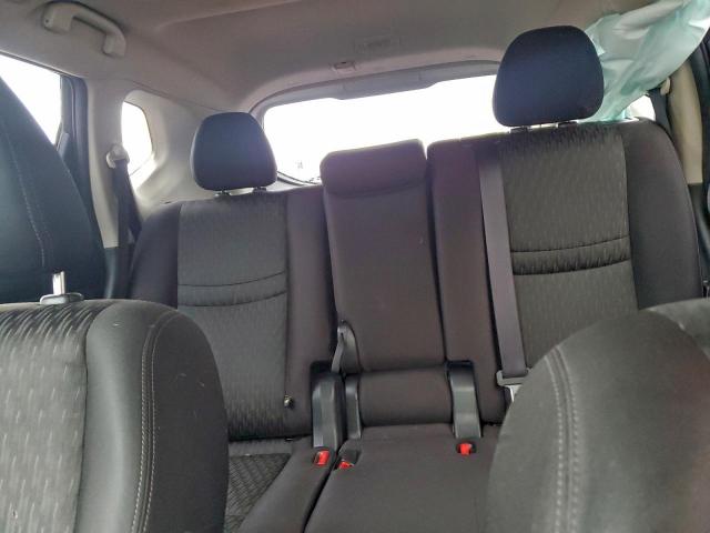 Nissan Rogue S Image 9